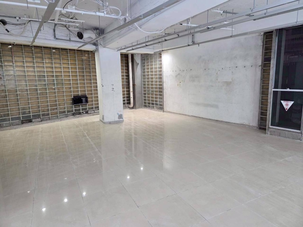 スケルトン解体工事内装工事画像